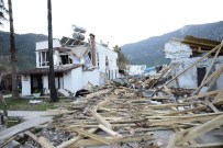 HÜSAMETTIN ÇETINKAYA - Adrasan'da Kaçak İşletmelere Yıkım