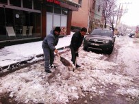 YAYA KALDIRIMI - Bünyan Belediyesi Karla Mücadele Ekibi Her An Göreve Hazır