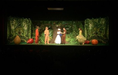 ''Gezegen C''nin Galası Ünlü İsimleri Ve Çocuklarını Biraraya Getirdi