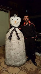 Hareketli Kardan Adamla Eğlenceli Vakit