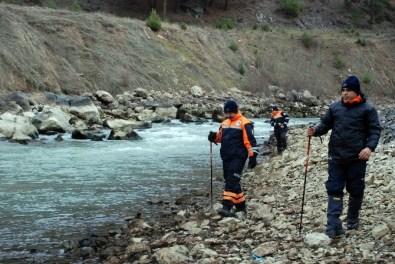 Kayıp İki Çocuğu Kelkit Çayı'nda Arama Çalışmaları Tekrar Başlatıldı