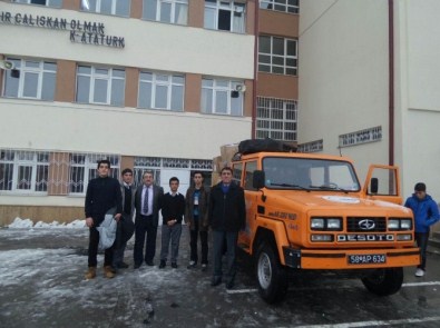 Öğrencilerden Bayırbucak Türkmenleri'ne Yardım