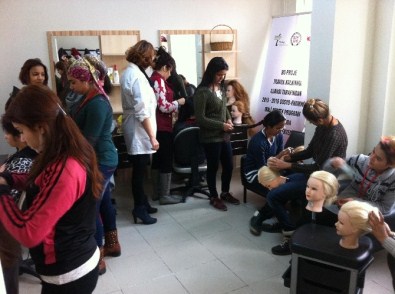 Roman Kadınlar, Geleceğe Umutla Bakıyor