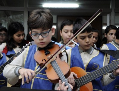Türkiye'nin İlk Devlet Okulu Orkestrası
