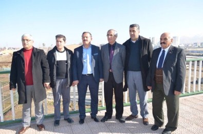 Yeşiltepeli Muhtarlar Tren Raylarının Kaldırılmasını İstiyor