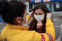 HÜSEYIN SÖZLÜ - Adana'da Toplu Taşıma Araçlarında Maske Dağıtılıyor