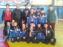 GÜREŞ TAKIMI - Badminton'da Da Şampiyon Yunusemre