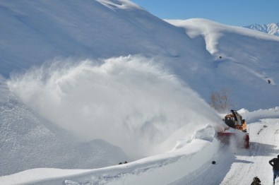 Durankaya'da 22 Köy Yolu Ulaşıma Açıldı