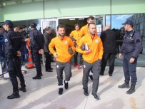 TARIK ÇAMDAL - Galatasaray'a İzmir'de Sönük Karşılama