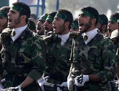 İran 5 ülkede 200 bin genci silahlandırdı