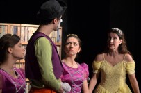 ŞEHİR TİYATROSU - Kuşadası'nda Manisa Rüzgarı