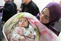 BEBEK MAMASI - Suriyeli Bebeklere Mama Dağıtımı