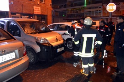 Ticari Araçta Çıkan Yangını İtfaiye Söndürdü