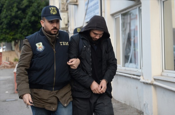 Antalya ve İzmir'de DAEŞ operasyonu