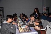 ADANA VALİSİ - 5 Ocak Kurtuluş Kupası Satranç Turnuvasına 400 Sporcu Katıldı