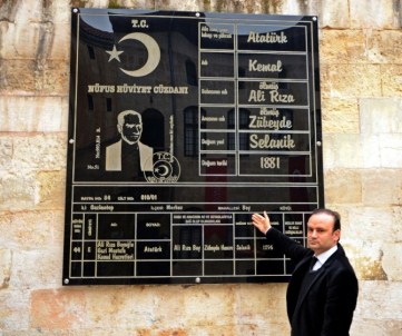 Dev Atatürk Kimliği