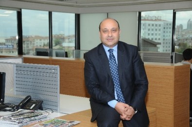 Gazeteci-Yazar Altınışık'tan 'B'aşka Vakit Kalmadı'