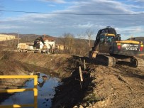 ŞEBEKE HATTI - Konuralp'de Kanalizasyon Ana Şebeke Tamamlanıyor