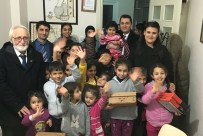 TOPLUM MERKEZİ - Suriyeli Çocuklara Giyecek Yardımı