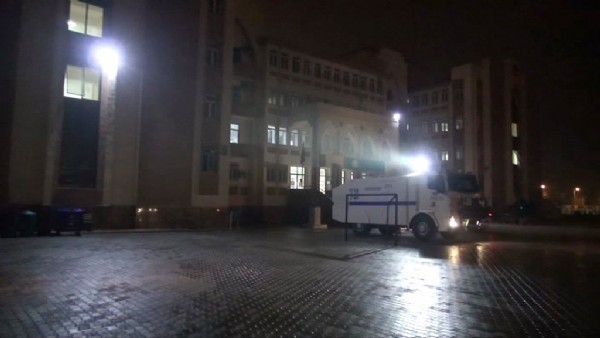 PKK yandaşları okul yaktı