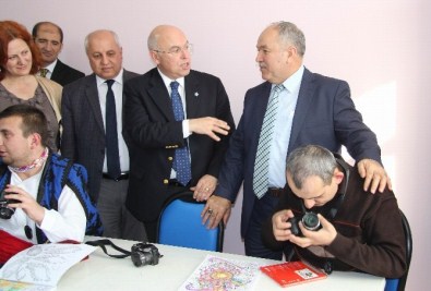 'Bizim Gözümüzle Görmek İster Misiniz' Fotoğraf Atölyesi