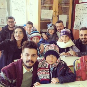 Köy Okullarındaki Çocuklara Bere, Atkı Ve Eldiven Ördüler