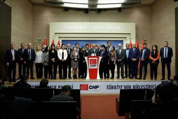 CHP'den akademisyenlere gözaltı tepkisi
