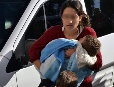 3 yaşındaki çocuğunu döve döve öldürdü