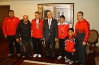 GÖKHAN GÜNAYDIN - Şampiyonlar Vali Şahin'i Ziyaret Etti