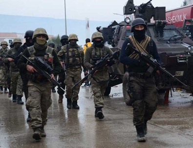 Sur'da 50'ye yakın terörist kıstırıldı