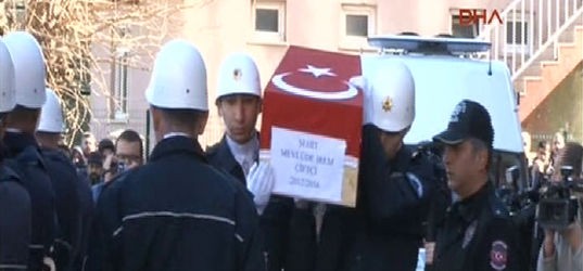 Şehit polis memuru ve kızı için tören