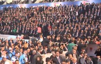 AK Parti Heyeti Salonu Terk Etti