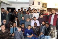 ALİ RIZA ÖZTÜRK - Hakka Hizmet Vakfı'ndan Misafir Öğrencilere Kahvaltı