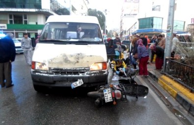 Soma'da Trafik Kazası Açıklaması 2 Yaralı
