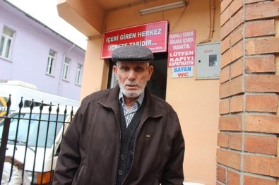 Tuvalet İşletmecisi İsmail Dede Belediyeye Ve Bedavacılara İsyan Etti