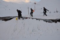 Üzerine Çığ Düşen Ahırda 50 Koyun Telef Oldu