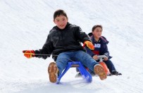 KONAKLı - Palandöken'de Düşe Kalka Kızak Keyfi