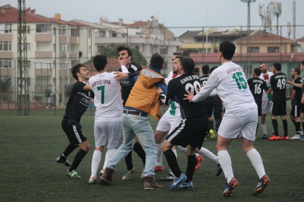 Maç bitti kavga başladı