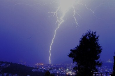 Bodrum'da Fırtına Sonrası Yağmur Etkili Oldu