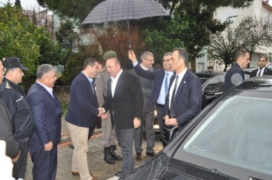 Çavuşoğlu Antalya'da Muhtarlarla Bir Araya Geldi