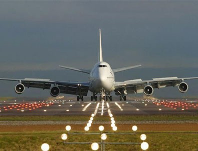 Emekli Edilen Yolcu Uçağı Parçalara Ayrılarak Restoran Olmak Üzere Yola Çıktı