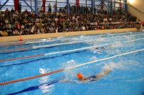 İzmir'in Minik Yüzücüleri Buca'da Buluştu