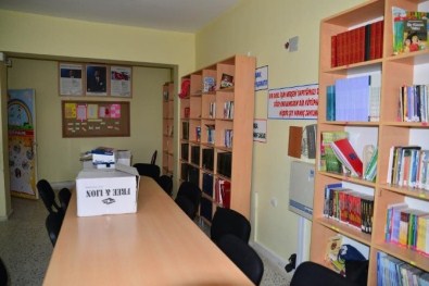 Kadın Meclisinden Okul Kütüphanesi İçin Kampanya