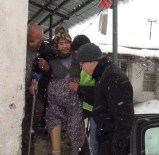 EKREM YAVAŞ - Karda Diyaliz Hastalarına Belediye Yardımı