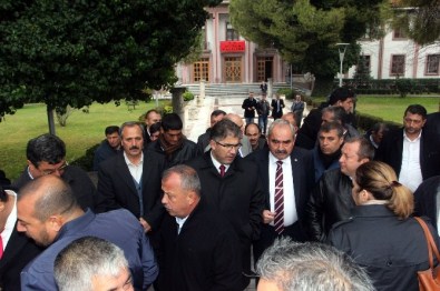 Milletvekili Öztürk'den Muğlasporlu Taraftarlara Kaşkol Desteği