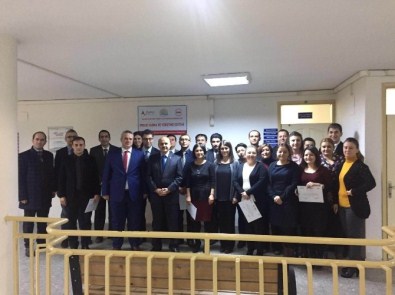 Salihli'de Proje Yazma Eğitiminde 24 Kişi Sertifika Aldı