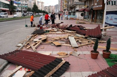 Samsun'da Lodos Çatı Uçurdu, Faciadan Dönüldü