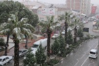 HÜSEYIN YARALı - Saruhanlı'da Kar Yağışı