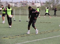 Adanaspor Maç Saatini Bekliyor