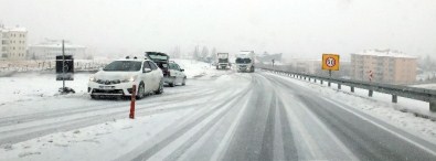 Aksaray'da Kar Yağışı Ulaşımı Etkiledi